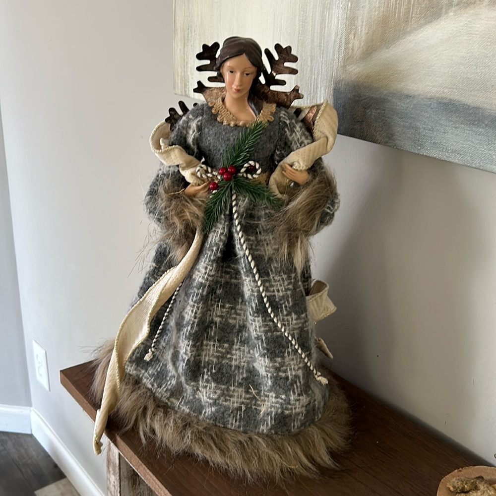 Angel tree topper